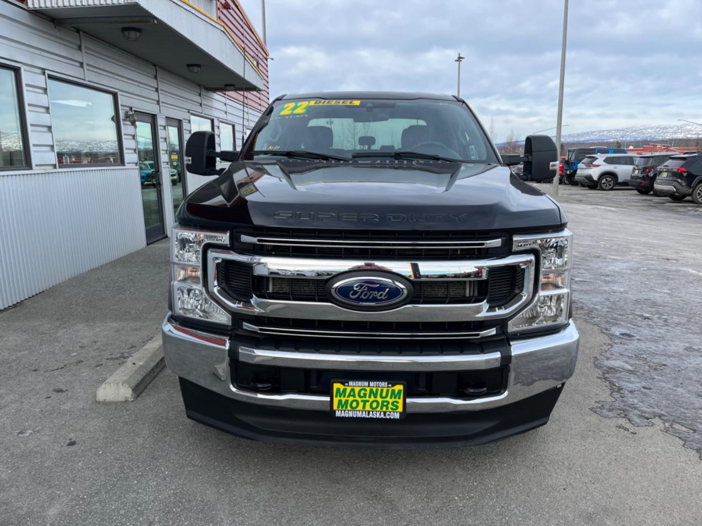 2022 Black /charcoal cloth Ford F-250 SD XLT Crew Cab 4WD (1FT7W2BT9NE) with an 6.7L V8 OHV 16V DIESEL engine, 6A transmission, located at 1960 Industrial Drive, Wasilla, 99654, (907) 274-2277, 61.573475, -149.400146 - Photo#6